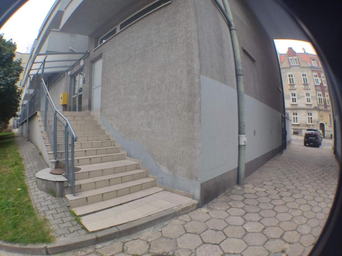 3030 Jana Spychalskiego 32 - Tanie Pokoje W Apartamencie - Samodzielne Zameldowanie - Self Check In Posen Exterior foto