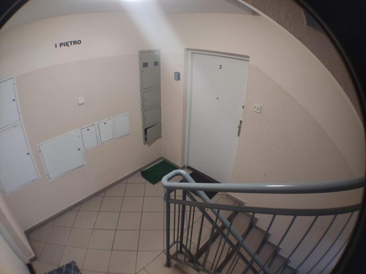 3030 Jana Spychalskiego 32 - Tanie Pokoje W Apartamencie - Samodzielne Zameldowanie - Self Check In Posen Exterior foto