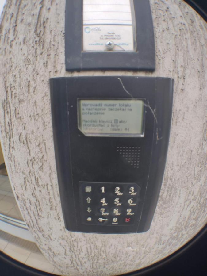 3030 Jana Spychalskiego 32 - Tanie Pokoje W Apartamencie - Samodzielne Zameldowanie - Self Check In Posen Exterior foto