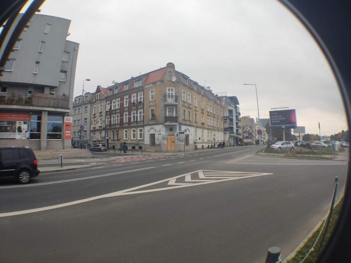 3030 Jana Spychalskiego 32 - Tanie Pokoje W Apartamencie - Samodzielne Zameldowanie - Self Check In Posen Exterior foto