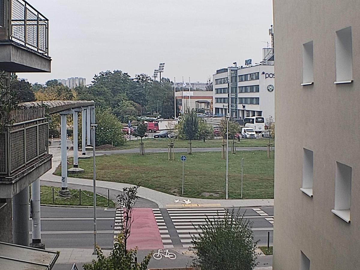 3030 Jana Spychalskiego 32 - Tanie Pokoje W Apartamencie - Samodzielne Zameldowanie - Self Check In Posen Exterior foto