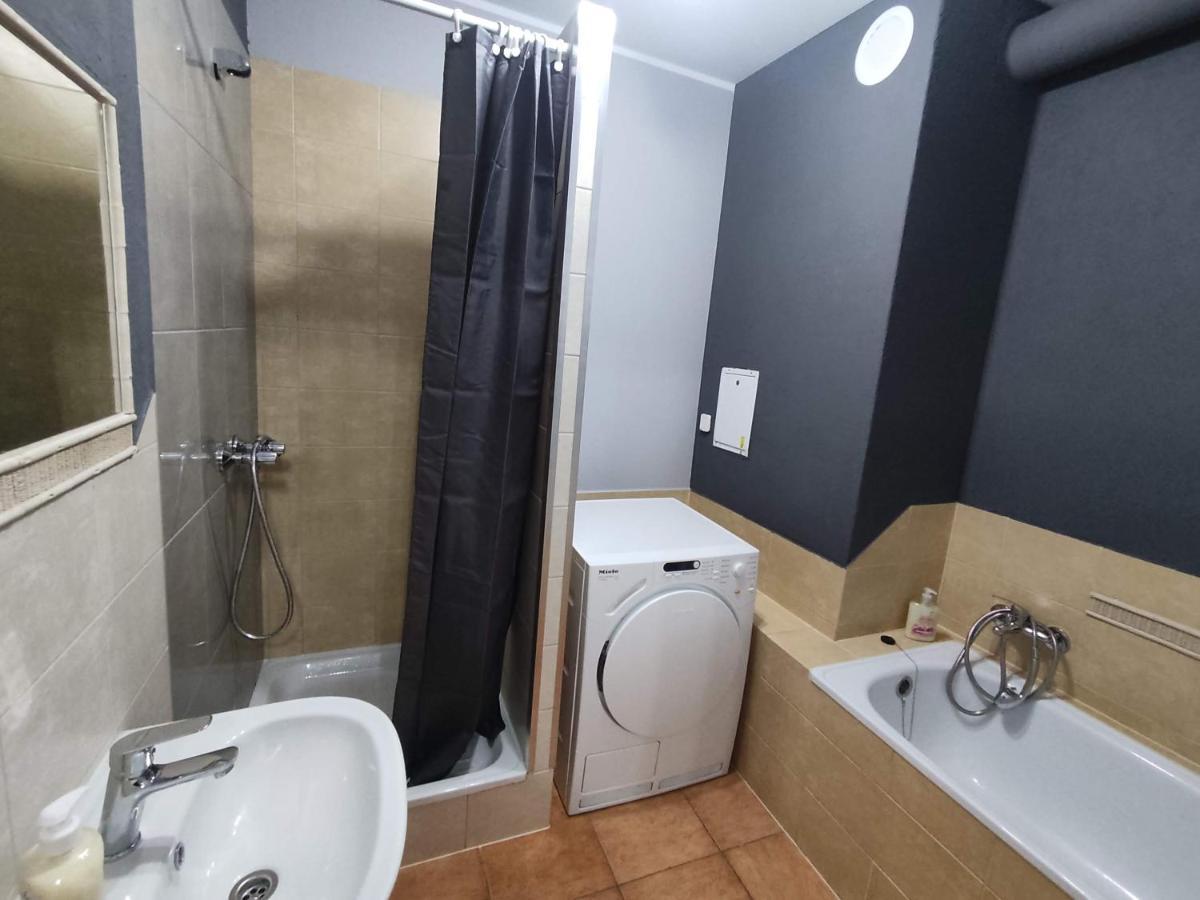 3030 Jana Spychalskiego 32 - Tanie Pokoje W Apartamencie - Samodzielne Zameldowanie - Self Check In Posen Exterior foto