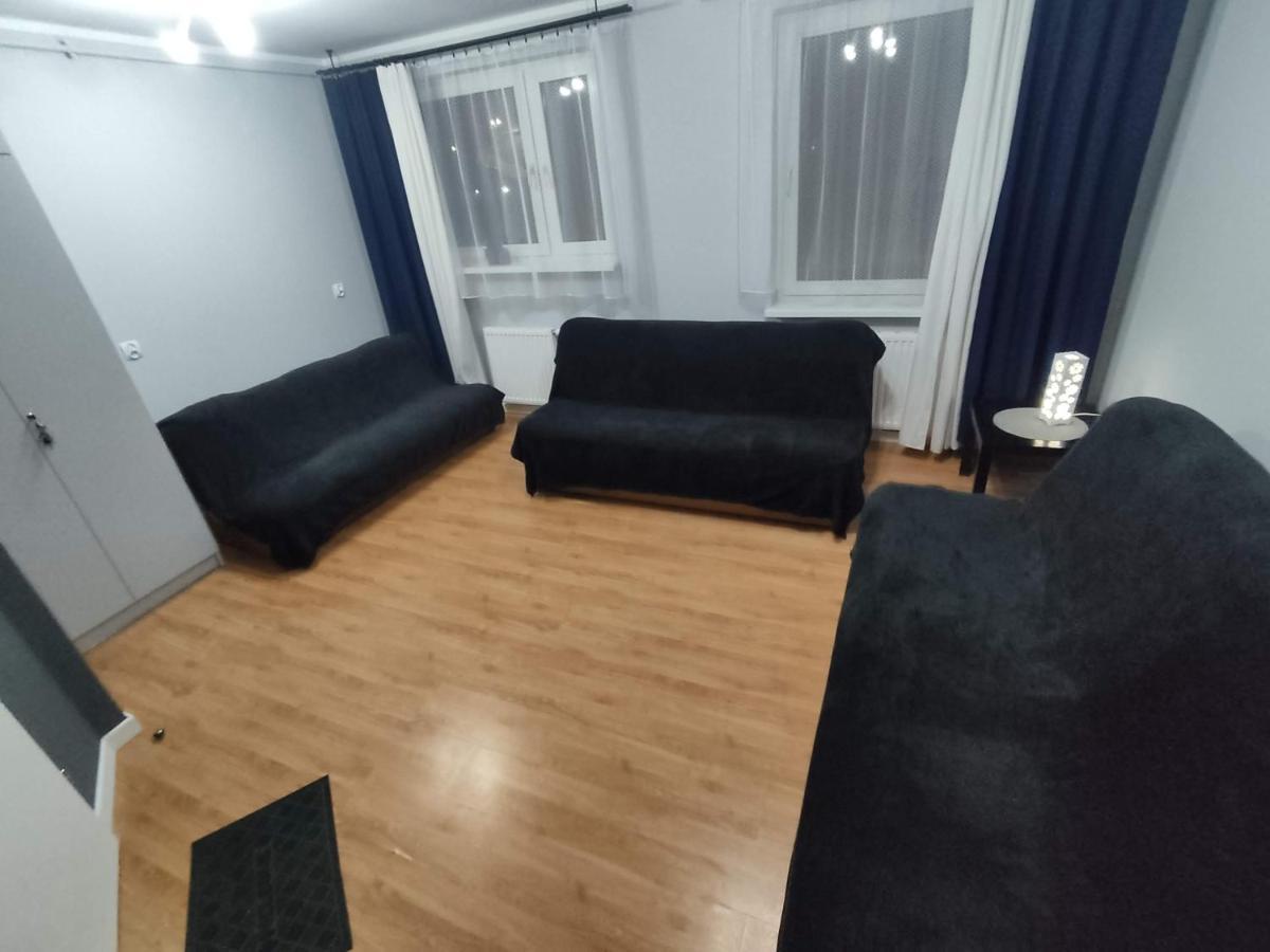 3030 Jana Spychalskiego 32 - Tanie Pokoje W Apartamencie - Samodzielne Zameldowanie - Self Check In Posen Exterior foto