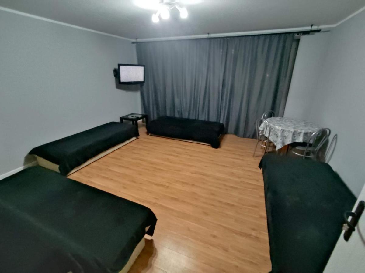 3030 Jana Spychalskiego 32 - Tanie Pokoje W Apartamencie - Samodzielne Zameldowanie - Self Check In Posen Exterior foto