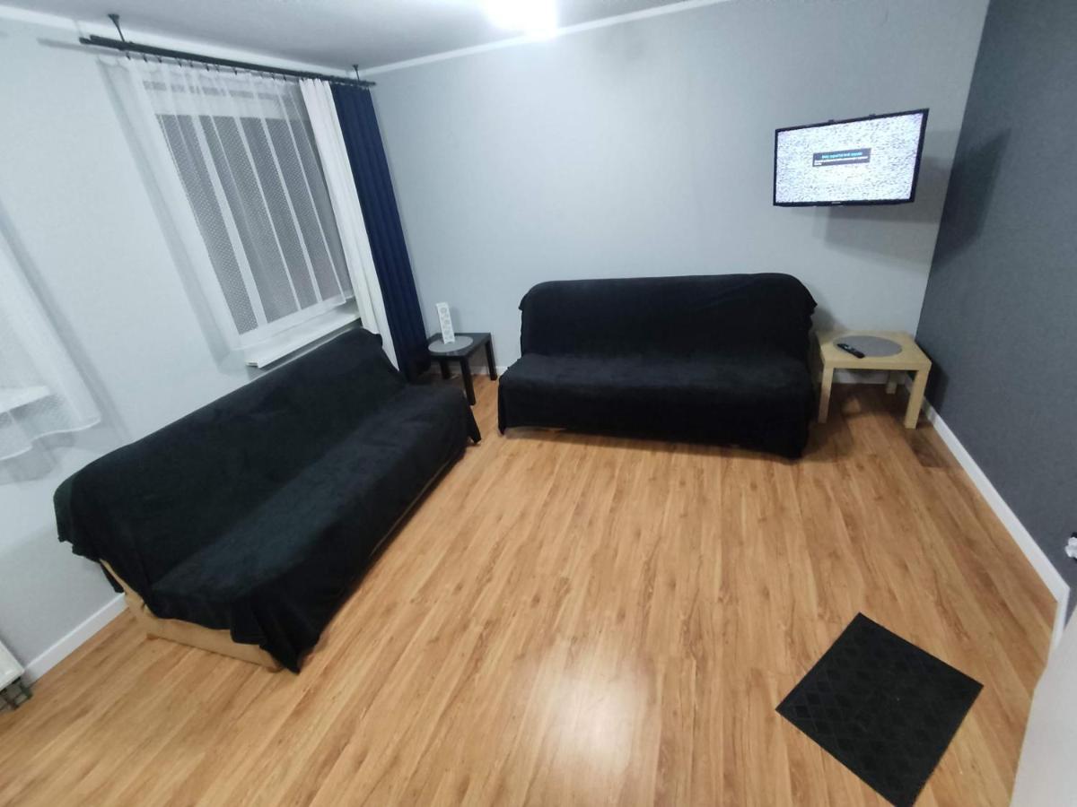 3030 Jana Spychalskiego 32 - Tanie Pokoje W Apartamencie - Samodzielne Zameldowanie - Self Check In Posen Exterior foto