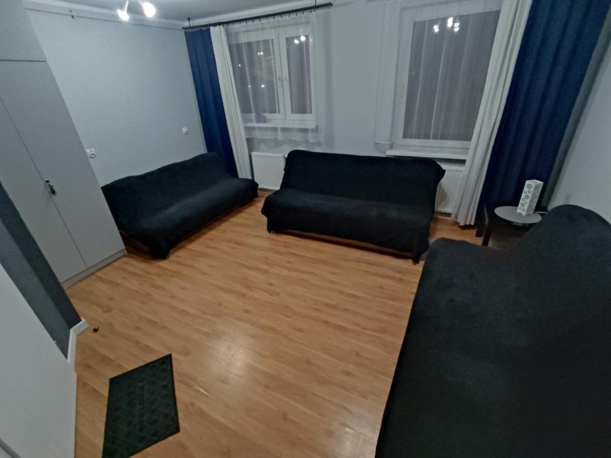 3030 Jana Spychalskiego 32 - Tanie Pokoje W Apartamencie - Samodzielne Zameldowanie - Self Check In Posen Exterior foto