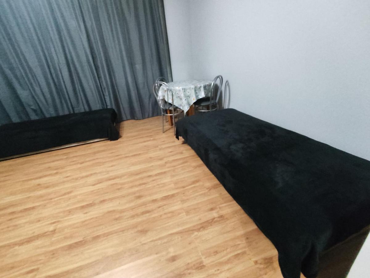 3030 Jana Spychalskiego 32 - Tanie Pokoje W Apartamencie - Samodzielne Zameldowanie - Self Check In Posen Exterior foto