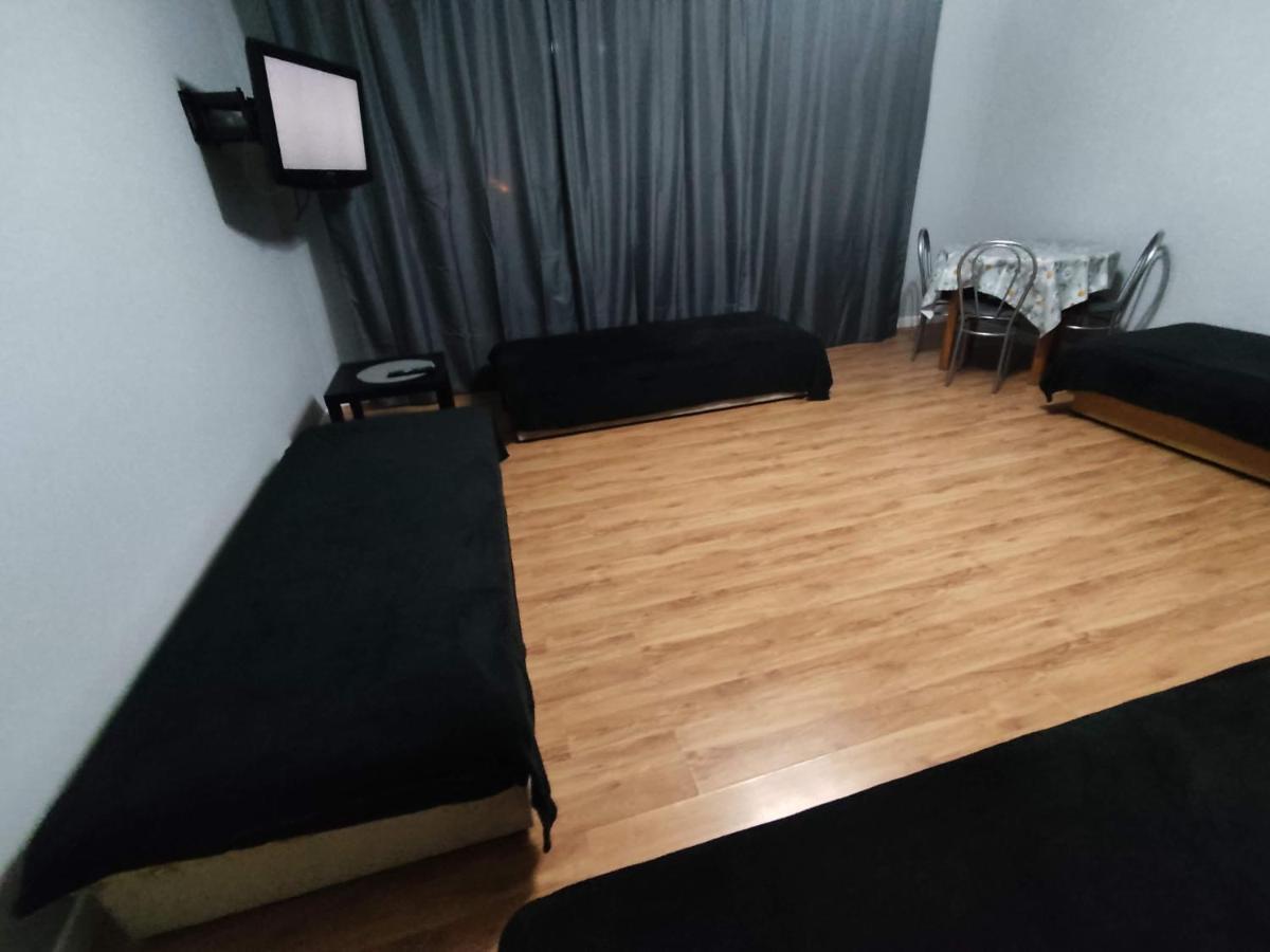 3030 Jana Spychalskiego 32 - Tanie Pokoje W Apartamencie - Samodzielne Zameldowanie - Self Check In Posen Exterior foto