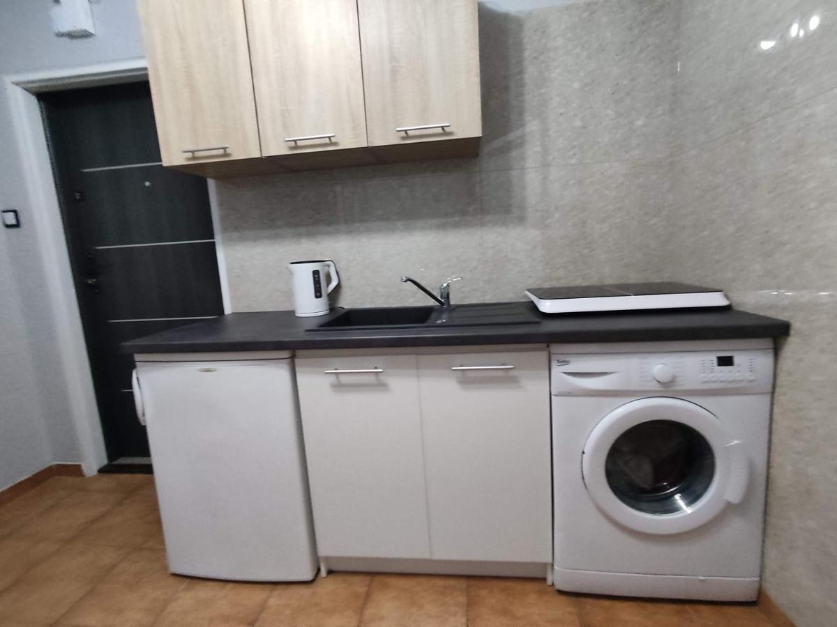 3030 Jana Spychalskiego 32 - Tanie Pokoje W Apartamencie - Samodzielne Zameldowanie - Self Check In Posen Exterior foto