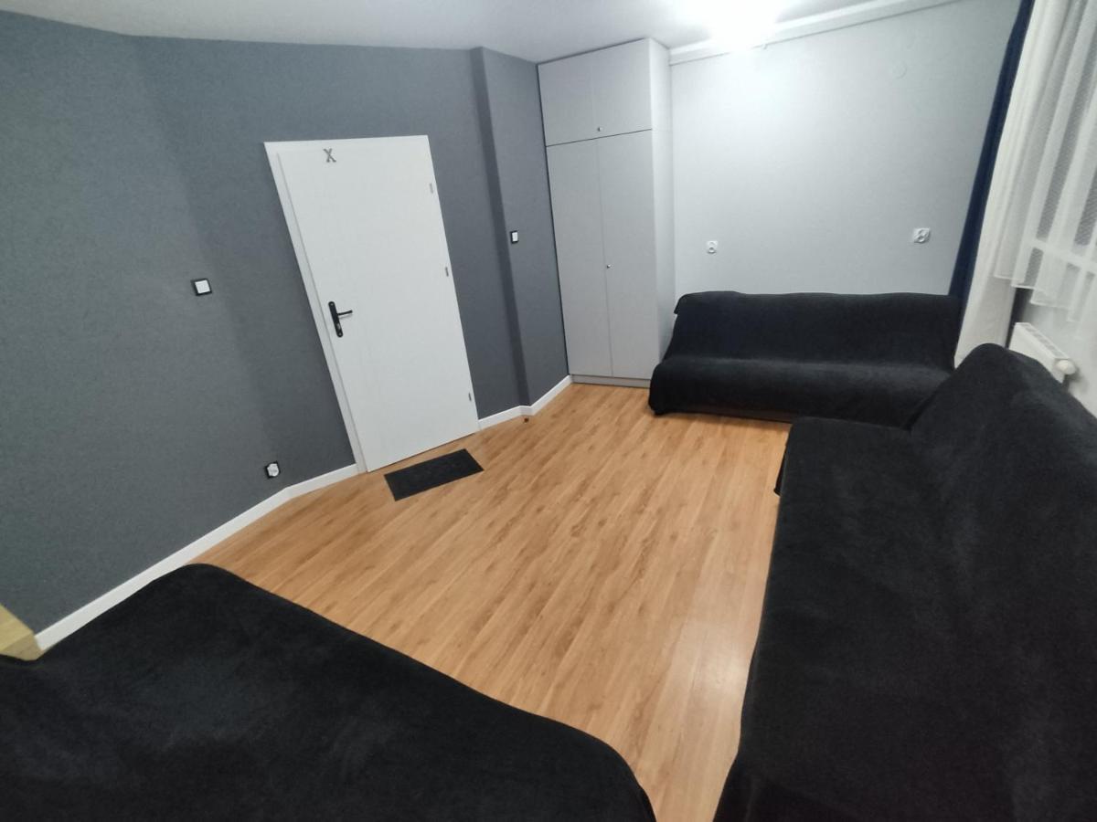 3030 Jana Spychalskiego 32 - Tanie Pokoje W Apartamencie - Samodzielne Zameldowanie - Self Check In Posen Exterior foto