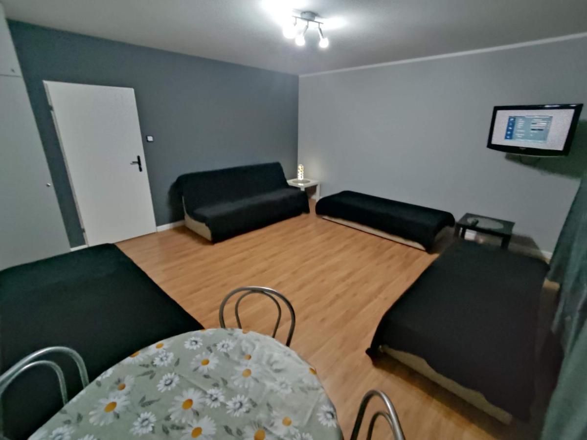 3030 Jana Spychalskiego 32 - Tanie Pokoje W Apartamencie - Samodzielne Zameldowanie - Self Check In Posen Exterior foto