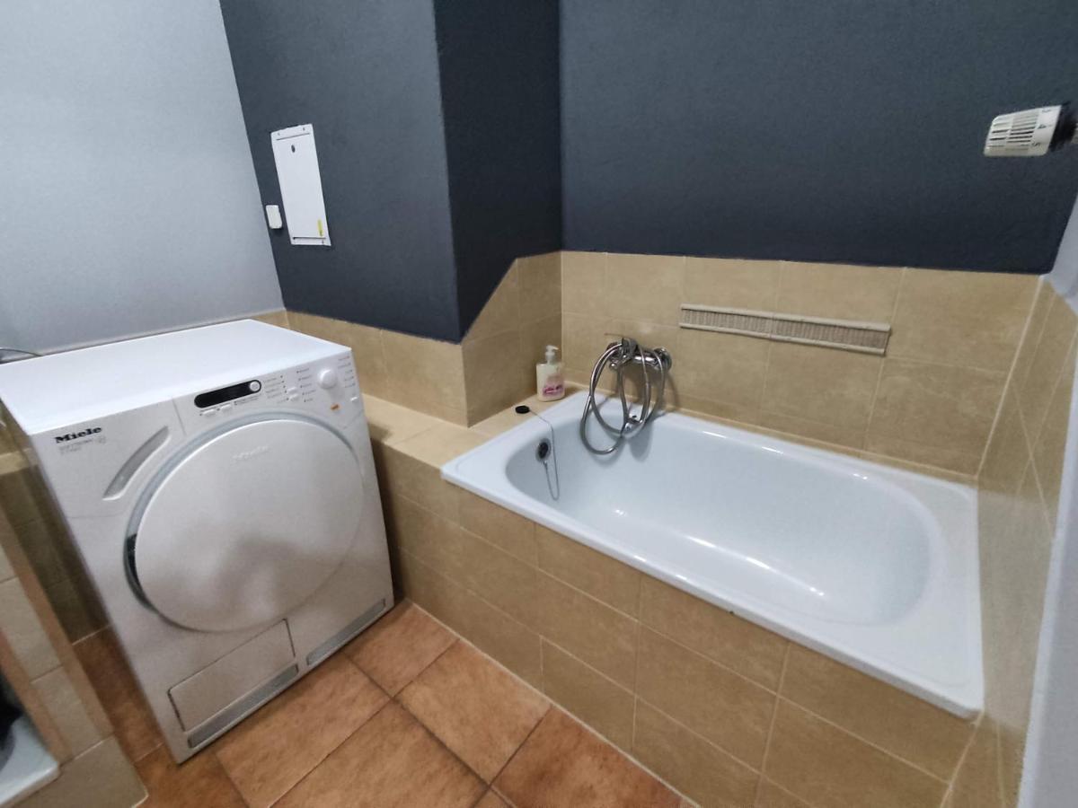 3030 Jana Spychalskiego 32 - Tanie Pokoje W Apartamencie - Samodzielne Zameldowanie - Self Check In Posen Exterior foto